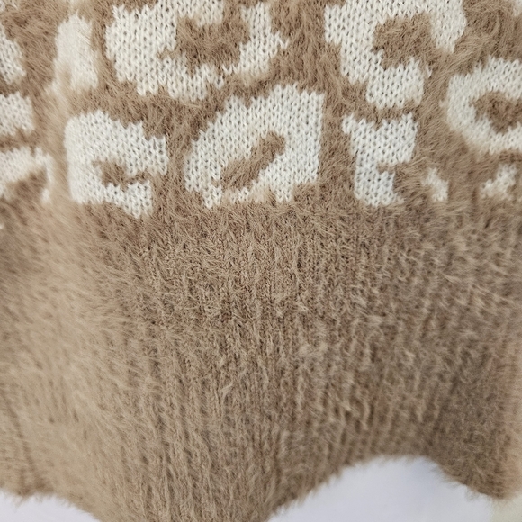 Jessica Simpson Women's Fuzzy Sweater Vest Leopard Pattern - Picture 7 of 13